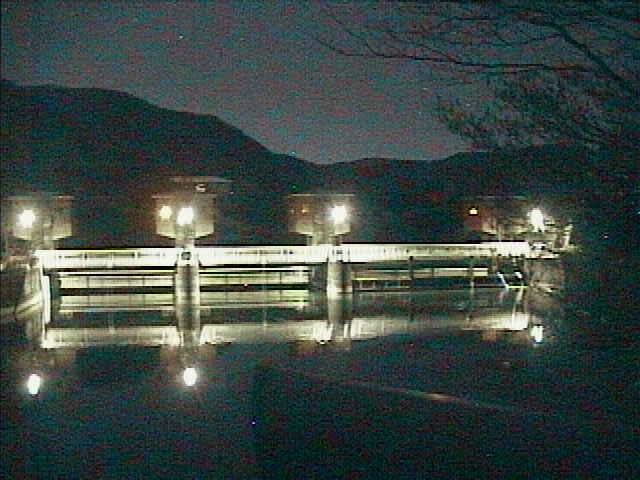 湖尻水門付近のカメラ画像