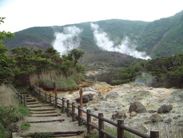 写真：大涌谷付近を通る探勝歩道の風景