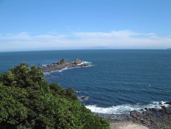 真鶴半島の三ツ石の風景の写真