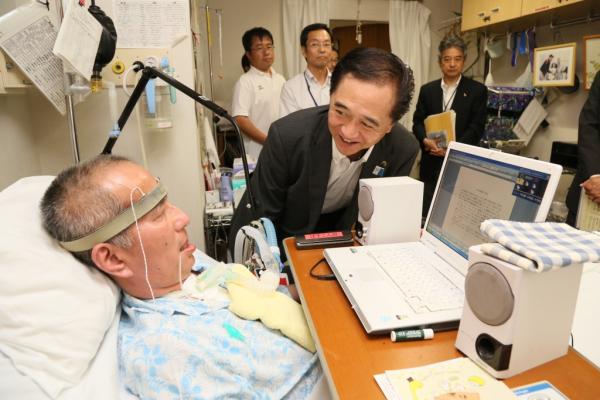 写真で見る 黒岩日記 13年７月１日 神奈川県ホームページ