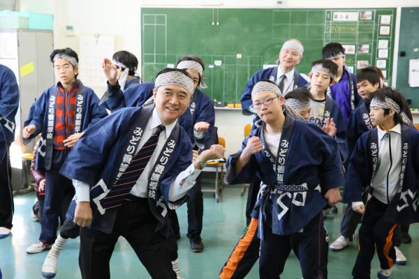 写真：踊りの練習