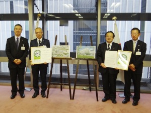 茅ヶ崎市役所の認証式写真2