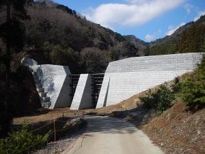 写真：山の神沢3号堰堤