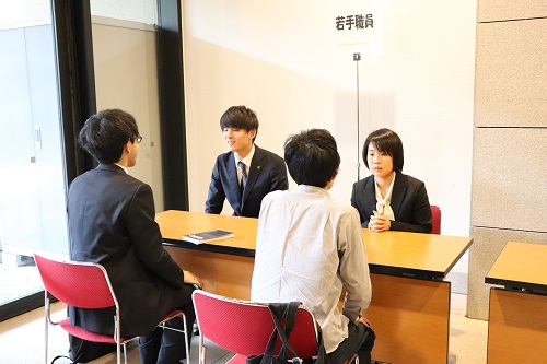 2019年度職員採用説明会(若手職員個別相談)